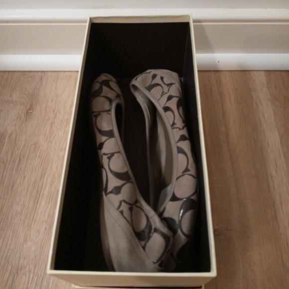 Coach brown ballet flats/dark brown C's - Picture 13 of 15